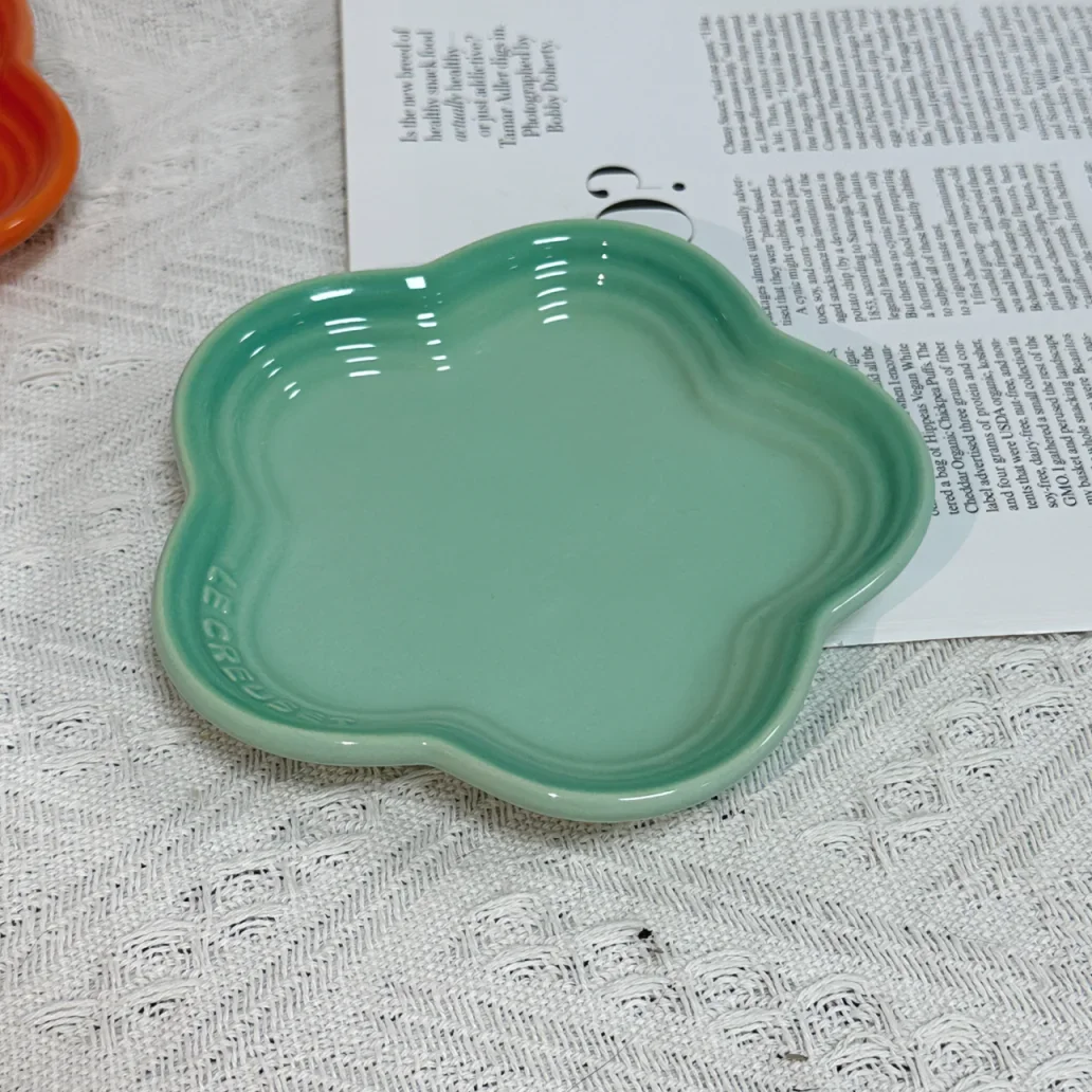 Plum Blossom Small Plate 14cm Sauce Plates French Cool Color Cake Dish Gradual Spit Bone Dishs Tableware Ceramic Dessert: army green