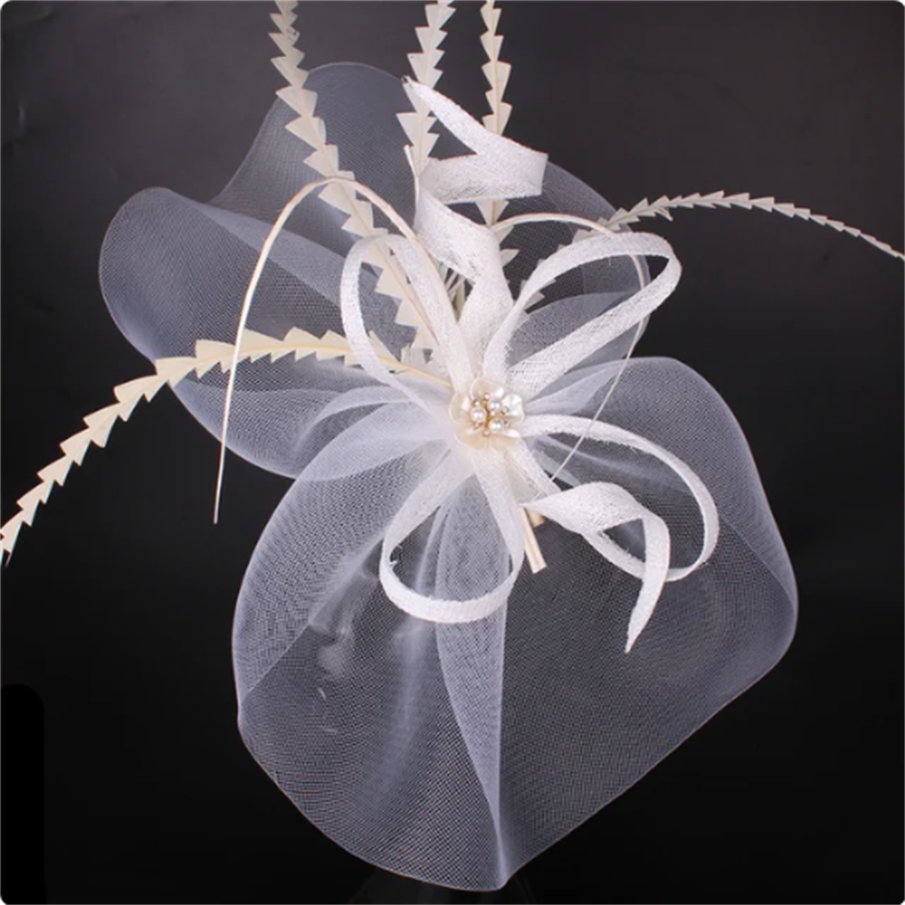 Women Sinamay Fascinators Hair Clip Wedding With Feather Nice Gold Hair Accessories Women Party Hat Wedding Headwear Hair Pins: WHITE