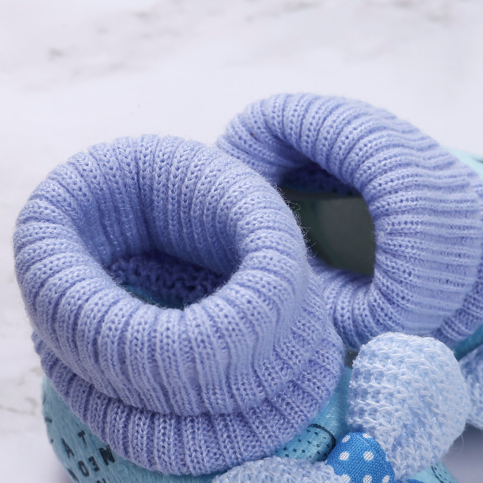 Del bambino A Piedi Pattini di bambino Del bambino della Peluche Antiscivolo Stivali per I Bambini Del Merletto su Arco per Bambini Suola Calzini E Calzettoni