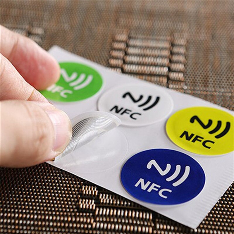 (6 pz/lotto) NFC etichetta Adesivi NTAG213 NFC etichetta RFID adesivo etichetta adesiva Universale Lable Ntag213 RFID etichetta per tutti i Telefoni NFC