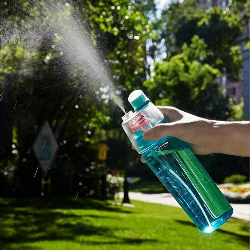400/600ml 3 väriä kiinteä muovispray viileä kesäurheilu vesipullo kannettava muovinen pyörä polkupyörän ravistin vesipulloni