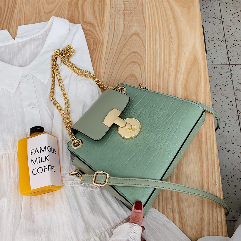 Female Crocodile pattern Tote bag PU Leather Women's Handbag Chain Shoulder Messenger Bag: Matcha green