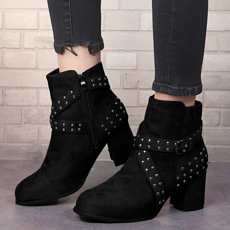 Winter Vrouwen Laarzen Enkel Cross Tie Klinknagel Kudde Gesp Puntschoen Zip Massief Rubberen Zool Mode Casual Schoenen Vrouwelijke Schoenen dames