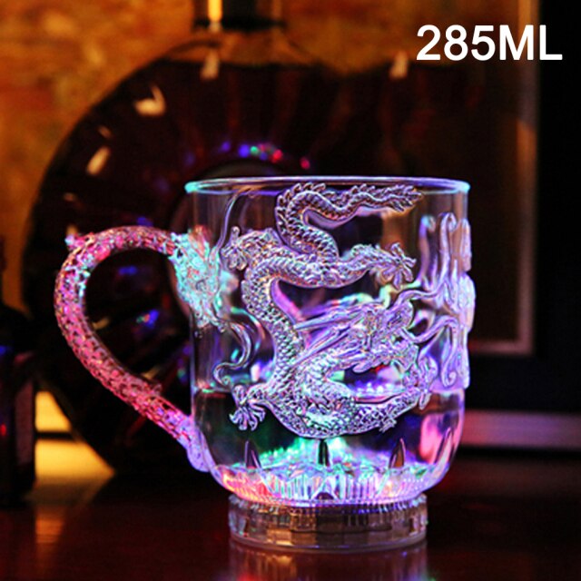 Die leuchtende tasse ist eine helle LED-blitz tasse mit wasser und farbe sensor farbwechsel tasse Neue Drachen tasse регулятормощности: Dragon Cup