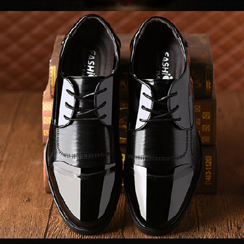2019 Della Pelle Verniciata Ufficio Uomo Scarpe da Sposa Uomo Oxford Decente Elegante da Cerimonia Uomo Abito Scarpe