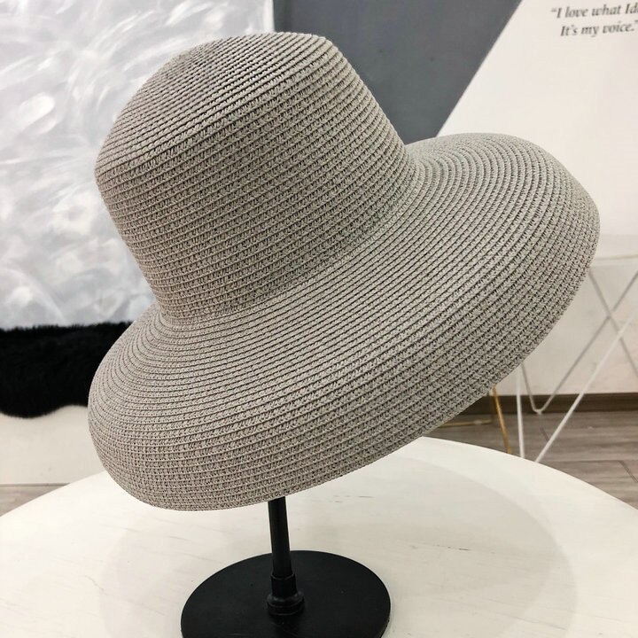 Audrey hepburn halmhat sunkne modelleringsværktøj klokkeformet stor brat hat vintage høj foregiver bility turiststrand atmosfære: Grå