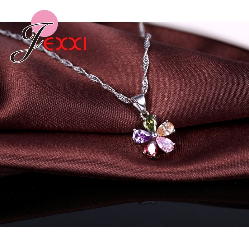 Cinque Petali di Fiori Shinning Variopinto di Cristallo DELLA CZ Del Pendente Parure di Gioielli Regalo Collana + Ciondola Gli/Orecchino ad anello Set