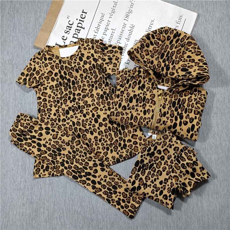 Forår og sommer drenge og piger leopardprint t-shirt kjole leggings hættetrøjejakke