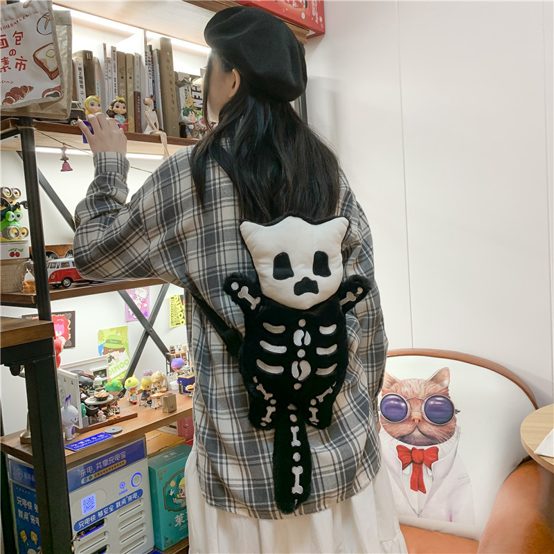 Skull Plush Backpack Gothic Water Bottle Bag Goth Doll Backpack Female Winter Furry Bag Skull Shape Bag Skeleton Birthday