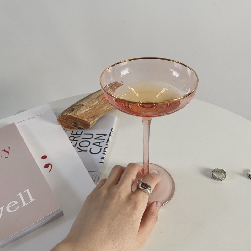 Gylden kant cocktailglass gjennomsiktig høy-slutt hvitvinsglass krystall dessertglass festglass spesiell champagneglassbeger