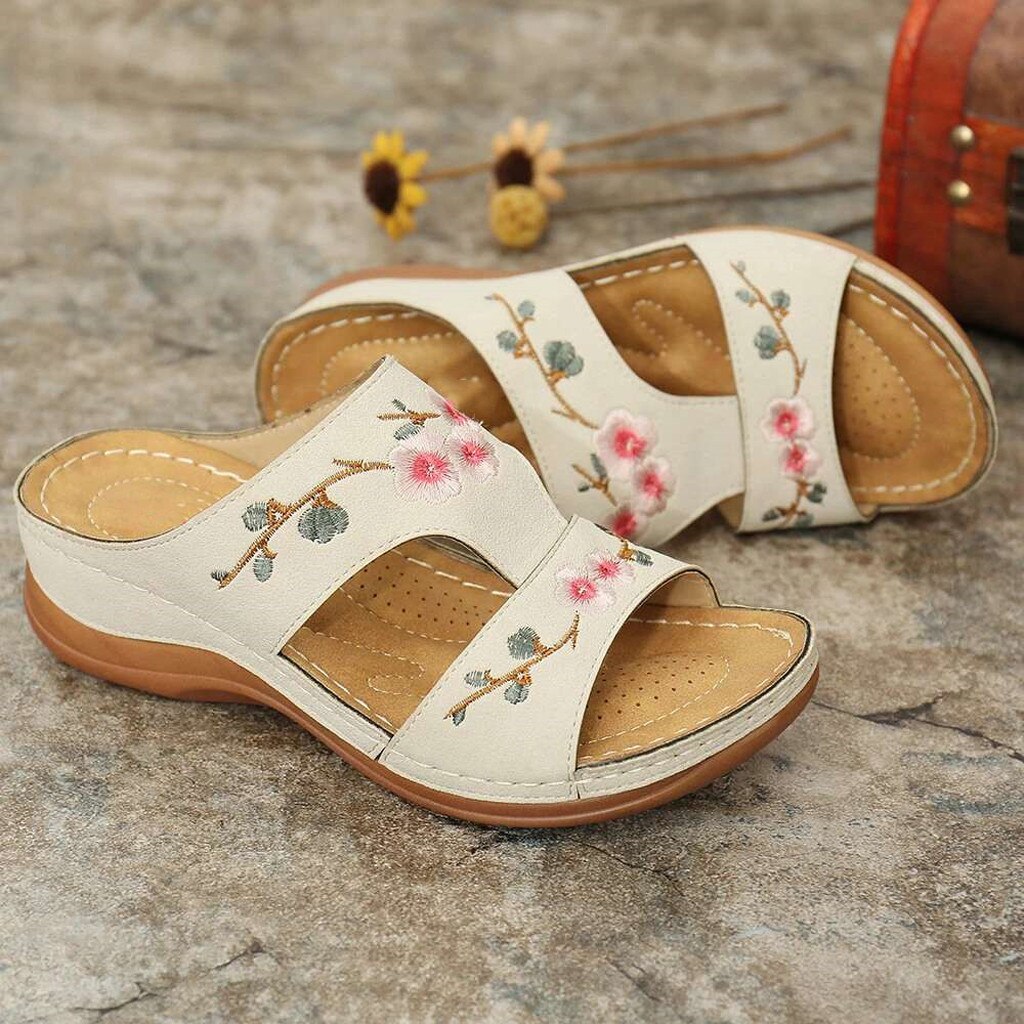 Women Embroidery Flower Sandals Slippers Summer Sandals Non-slip Beach Shoes Ladies Wedge Heel Casual Bohemian Slides Shoes
