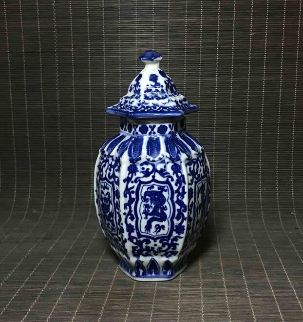 China Jingdezhen town blauw en wit porselein vaas
