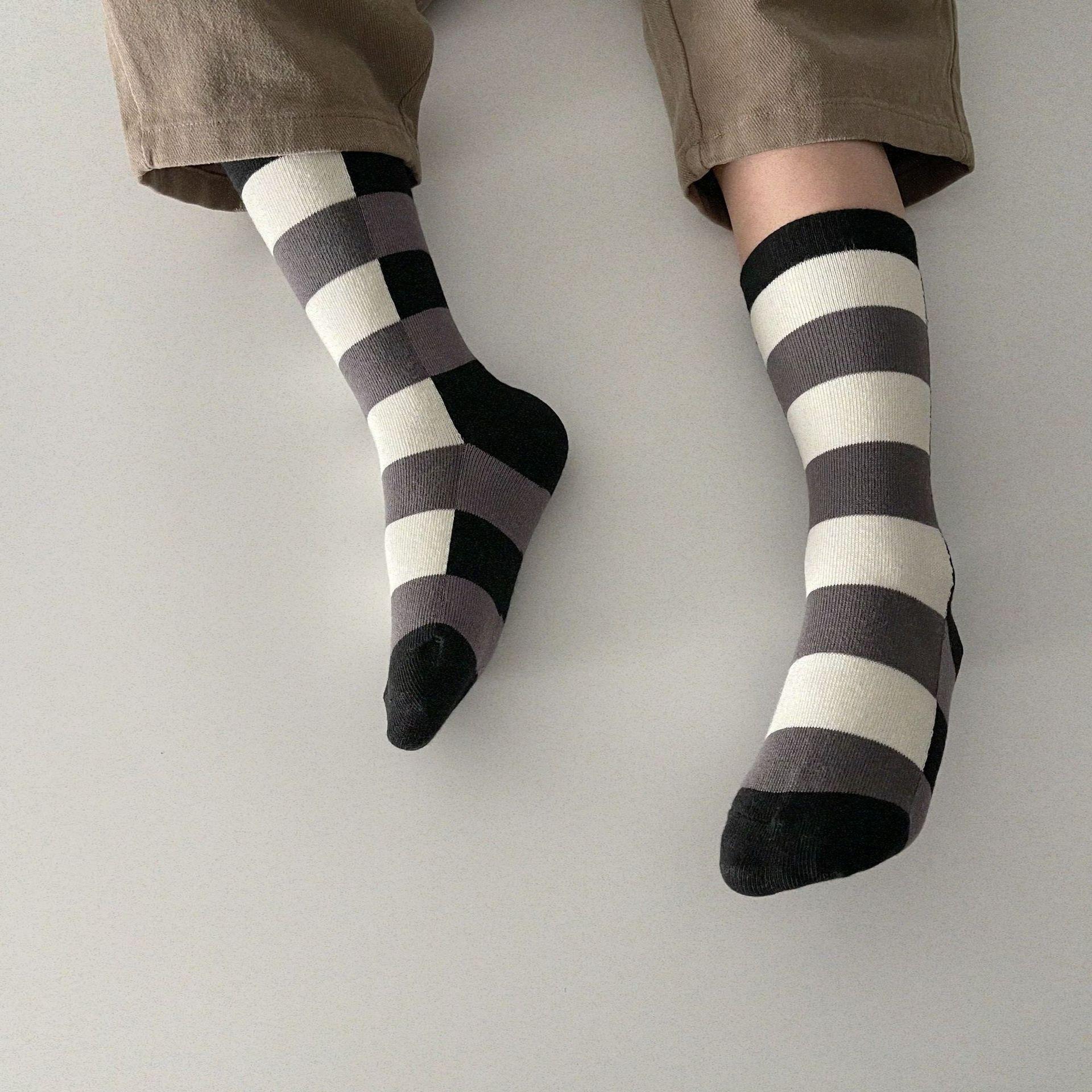 1 Pair Cotton Hip Hop Women Socks Korea Geometric Novelty Girl Plaid Lady Happy Skating Checkerboard Funny Socks: black / 4-6T M