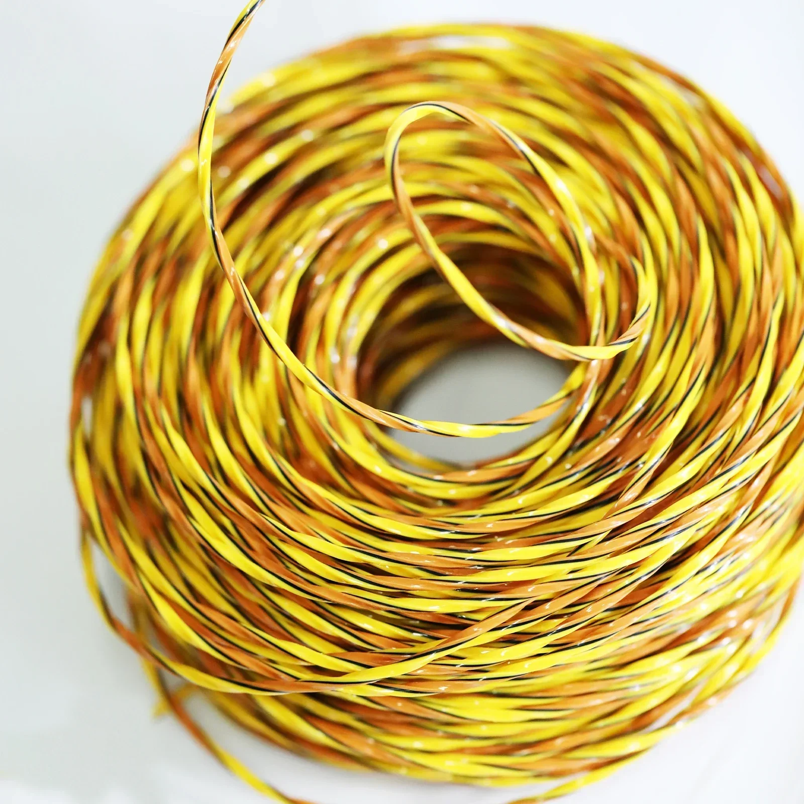 1.6/2.0/2.4/2.7/3.0mm*15m/1lb trefarget firkantet vridbar gresstrimmertråd nylon gresskuttertau gressklipperbladhode tilbehør