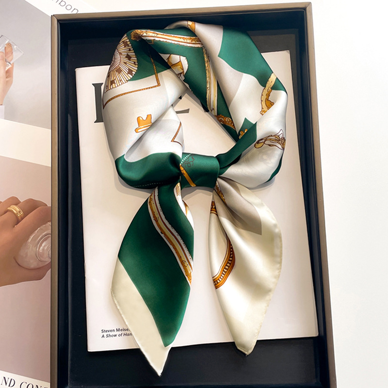 Novo luxo cavalo padrão lenço quadrado de seda das mulheres cetim macio hairband lenço escritório hijab bandana foulard saco fitas presente: Marfim