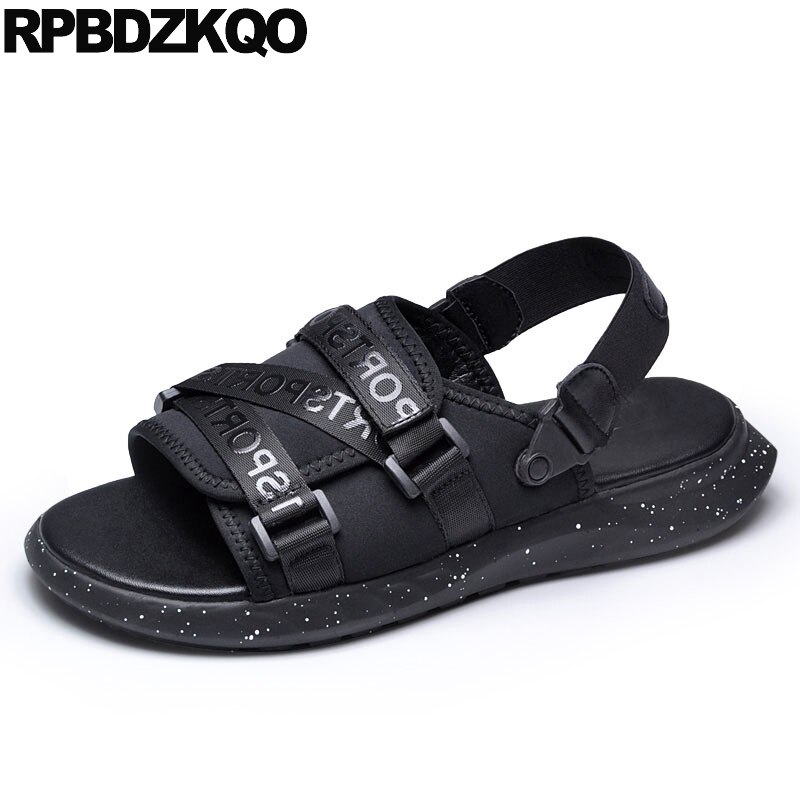 Japanse Schoenen Ademend Waterdicht Riem Casual Mode Zwarte Platte Inheemse Strand Heren Sandalen Zomer Outdoor