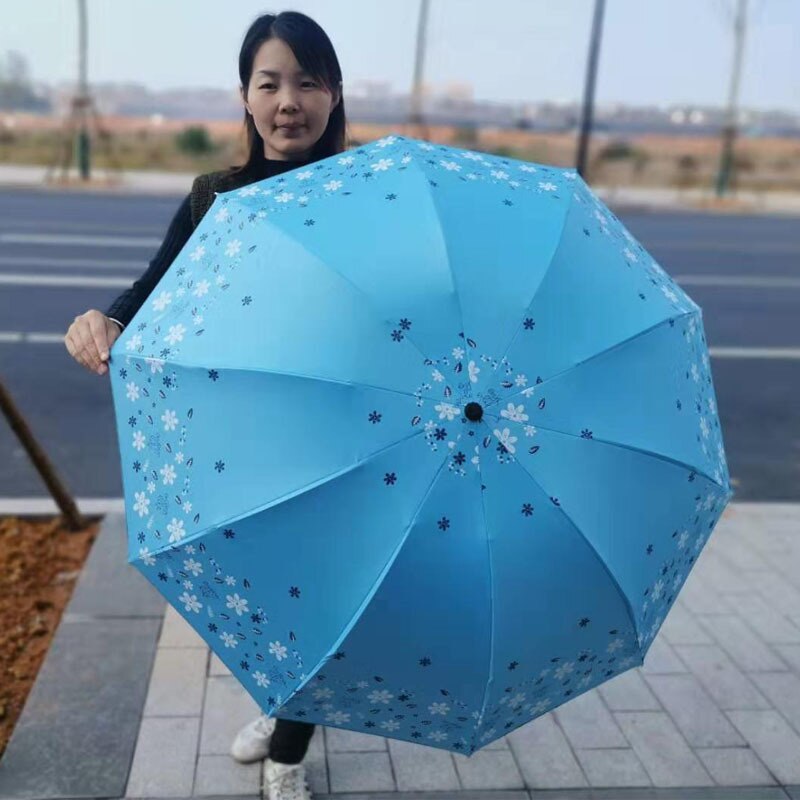 10 k plus størrelse kvinder solrig og regnfuld paraply tre-foldet sort belægning solcreme uv parasol vindtæt stærk regn paraply: 05