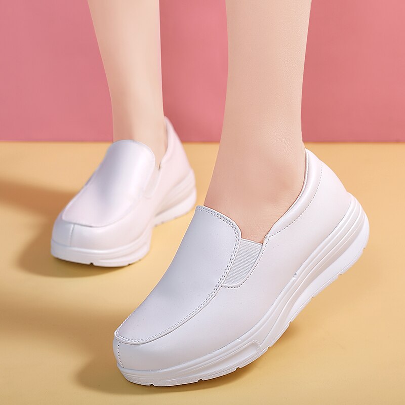 Women&#39;s Loafers Nurse Work Walking Shoes Wedges Shake Shoes