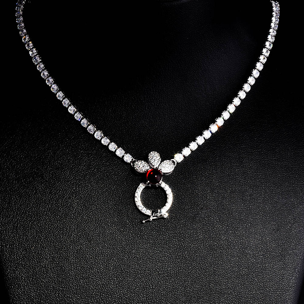 Qtt mærke dame sølv farve halskæde temperament vintage cz cz vedhæng lang halskæde til kvinder bryllupsfest: Rød