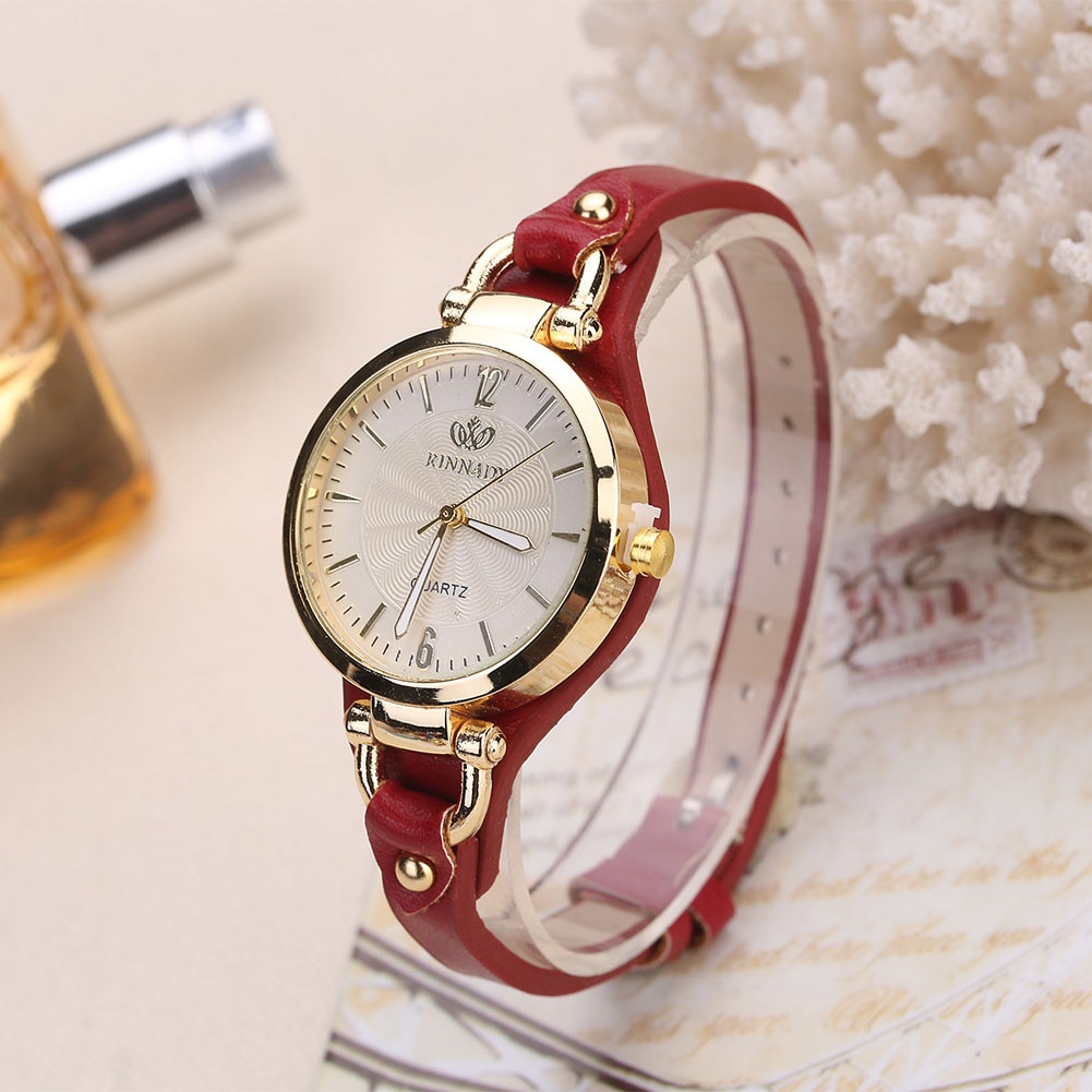 Vrouwen Casual Horloges Ronde Wijzerplaat Klinknagel Pu Lederen Band Horloge Dames Analoge Quartz Horloge Luxe Polshorloge: Rood