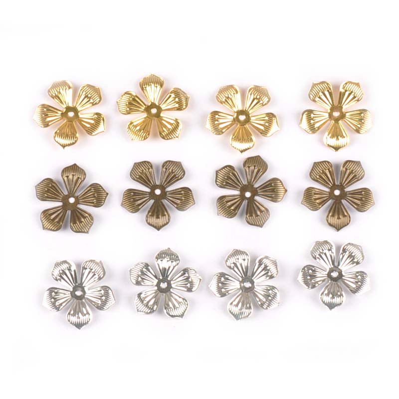 50 Uds. Y flores doradas con filigrana de conectores/Plateadas/bronce, adornos para álbum de recortes DIY, decoración hecha a mano para el hogar, artesanía de Metal Yk0742