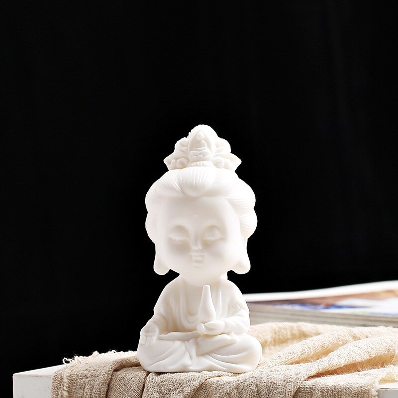 Keraamiset käsityöt valkoinen posliini buddha patsas guanyin kodin sisustuskoristeet auton koristeet turvaavat pahuutta: Guanyin