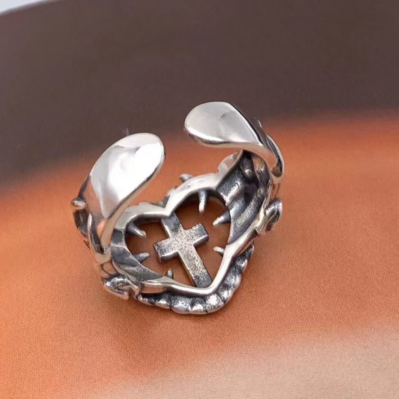 Anillo gótico de corazón de Cruz de muerte para mujer y hombre, accesorios de joyería de Punk, Vintage, anillo ajustable de corazón hueco,