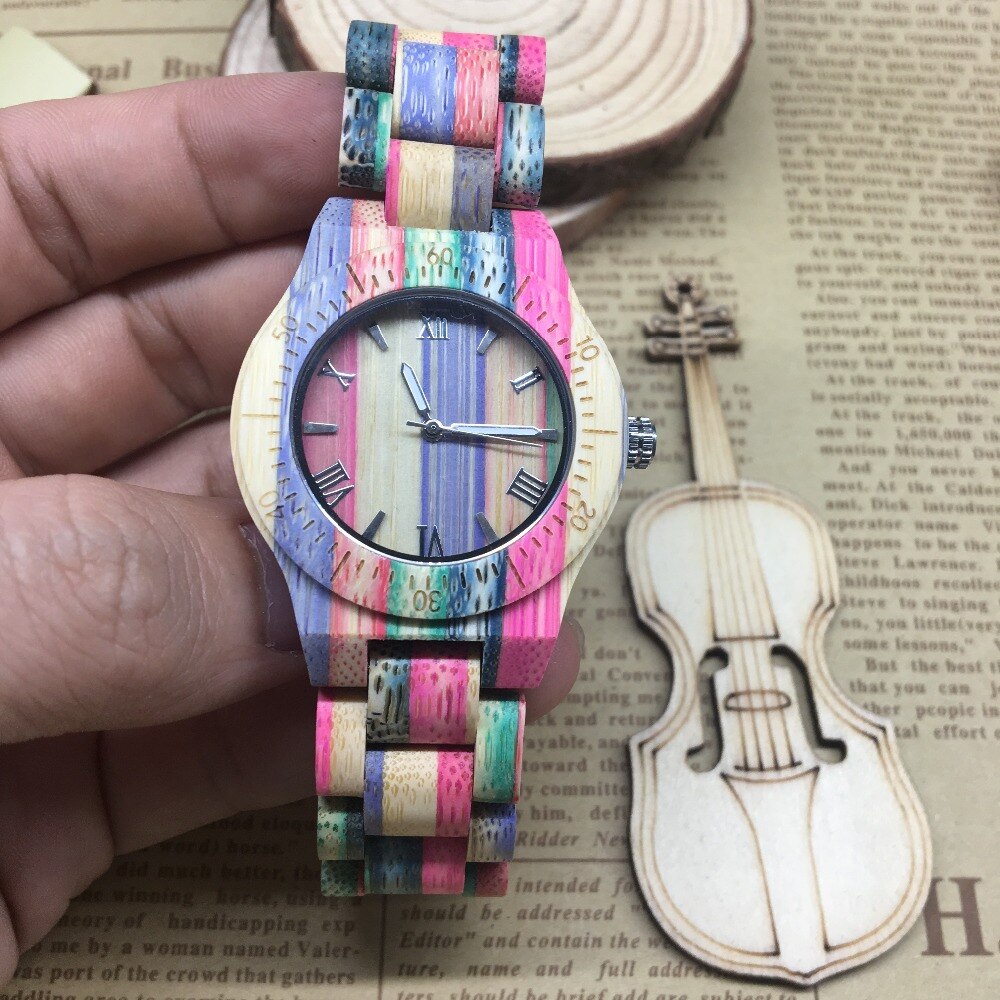 Montre en bois couleur bambou pour femme meilleurs pour anniversaire avec étui de bambou dans une boîte à idées