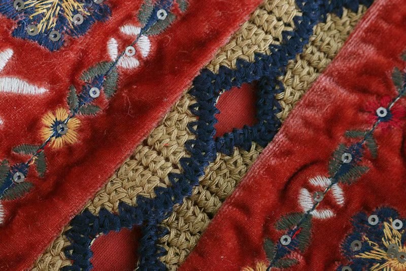 Women Vintage sequins flower embroidery vest jacket ladies retro national style patchwork casual velvet waistCoat CT154