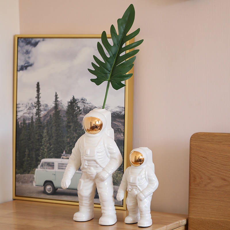 Nordic Style Astronaut Vase White Ceramic Flower Vase Home Decoration Flower Pot Art Vases Office Living Room Decor Crafts