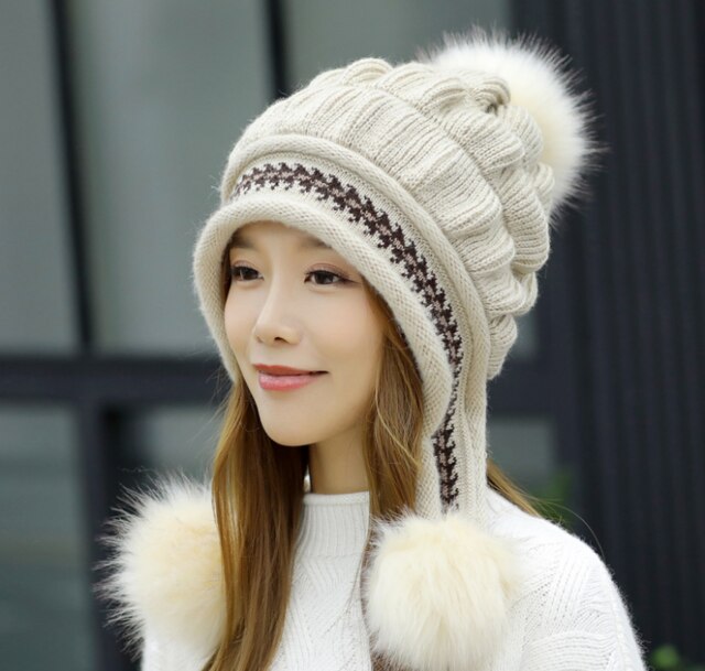 Damesmuts herfst/winter wollen muts drie wollen bolletjes rug open gebreide muts plus fluwelen dikke gebreide muts gratis verzending: Beige