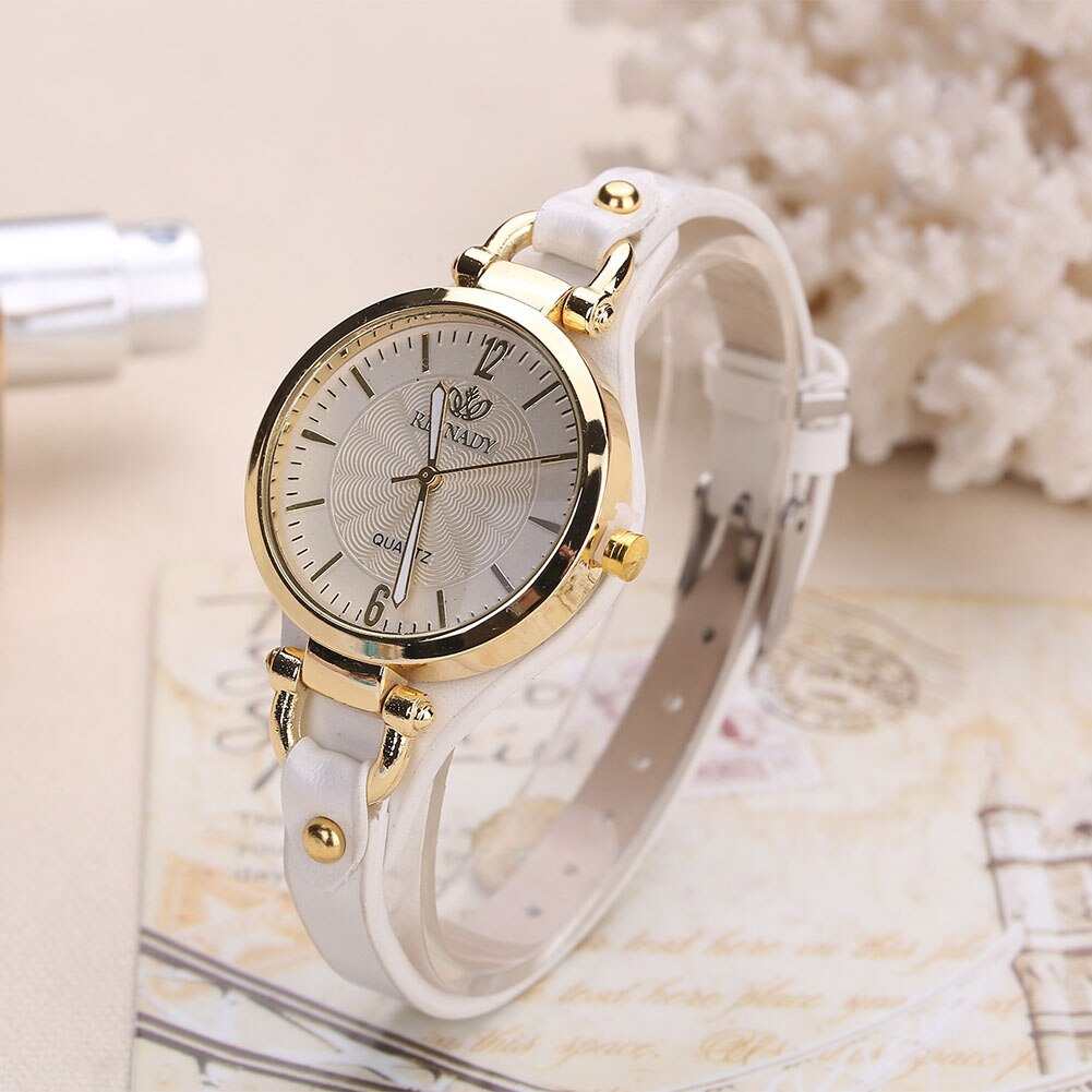 Vrouwen Casual Horloges Ronde Wijzerplaat Klinknagel Pu Lederen Band Horloge Dames Analoge Quartz Horloge Luxe Polshorloge: WHITE