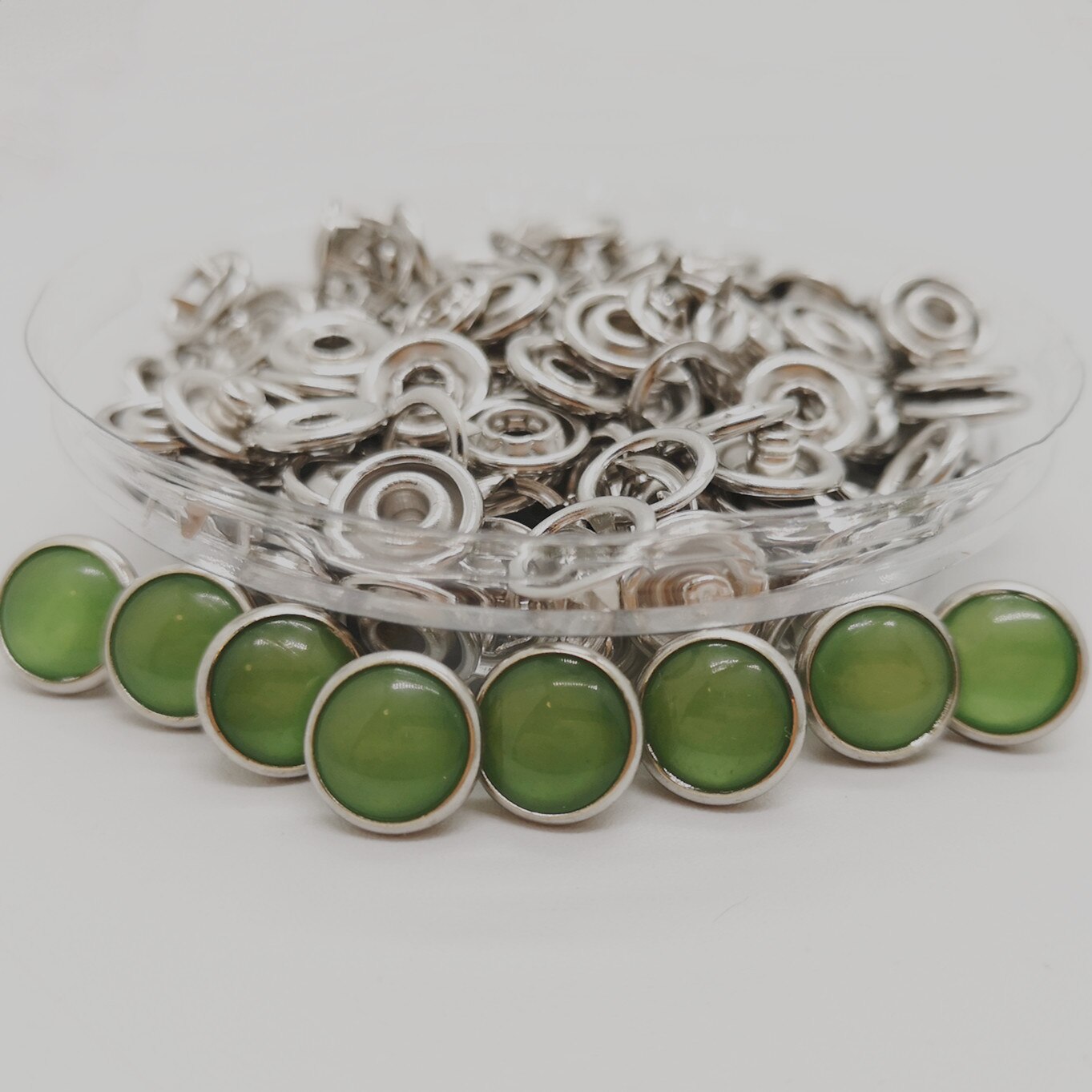 20 Sets Van Milieuvriendelijke Parel 10 Mm Hollow 8 Kleur Metalen Messing Gesp Gesp Knop Kinderen: grass green / 20sets