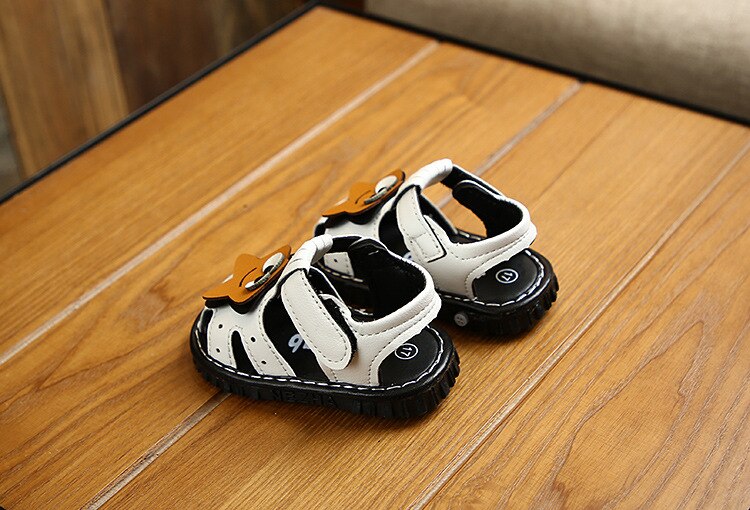 Binnenzool 11.5-13.5cm zomer baby peuter teenschoenen schattige sandalen met geluid