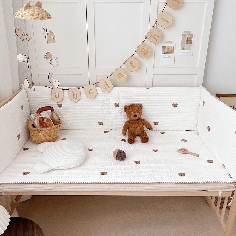 Babybedje Gewatteerde Bumper Beer Tulp Olifant Geborduurde Pasgeboren Wieg Bed Een Stuk Bumper Katoen Nachtkastje Protector Kussens: Bear 120x30CM