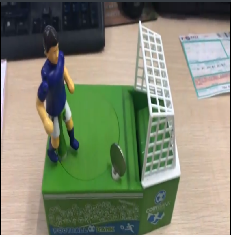 Terrain de foot but box tirelire shooting tirelire enfant tirelire enfant anniversaire