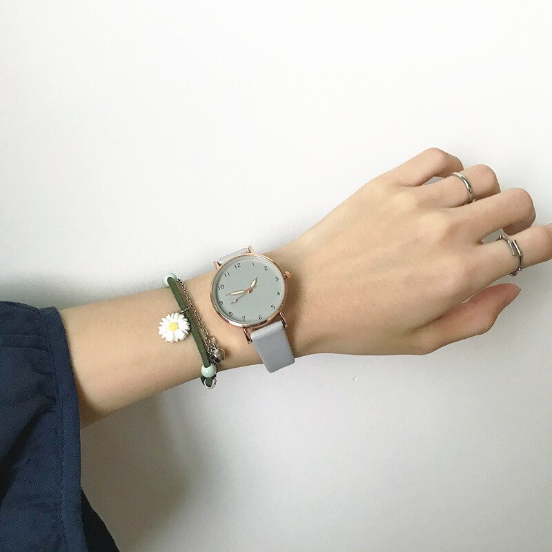 Eenvoudige Vrouwen Horloges Kwaliteiten Groen Dames Quartz Horloges Minimalistische Vrouwelijke Lederen Horloge