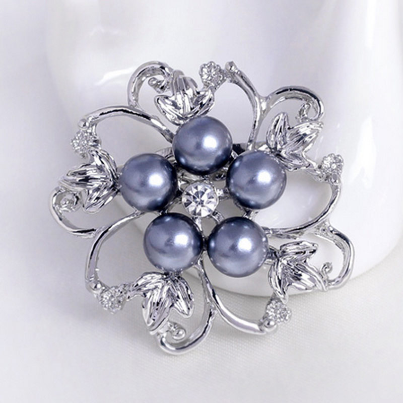Women Simulated Pearl Rhinestone Brooch Pin Clip Pin Crystal Hollow Flower Brooches Jewelry AIC88