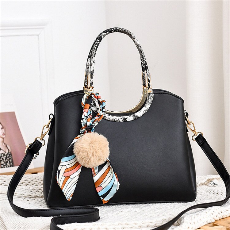 The Pompoms Mom Bag Autumn And Winter Air Handbag Generous Handbag