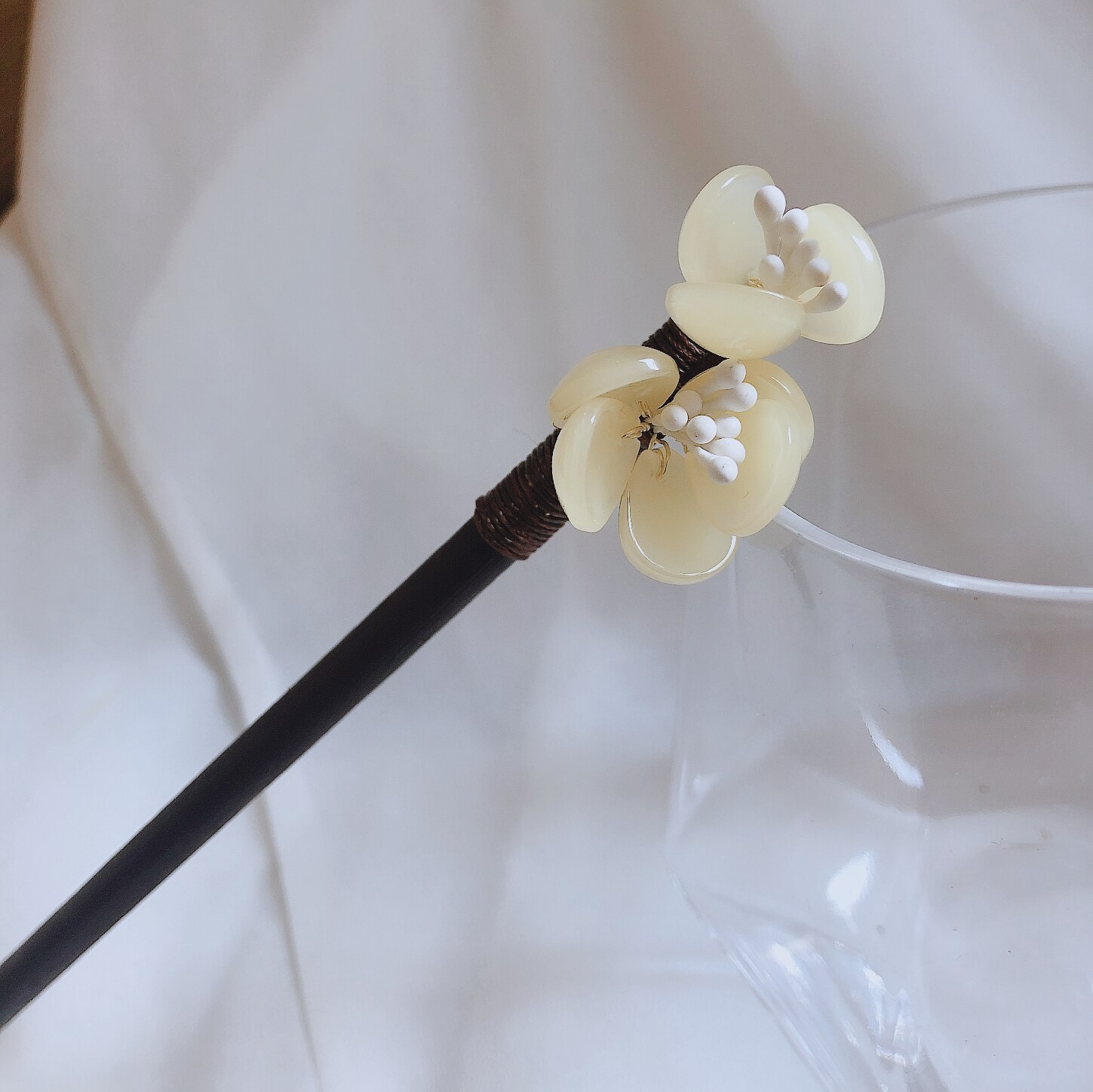 Morkopela-horquilla de madera de flor de ciruelo hecha a mano para mujer, accesorios de horquillas Vintage, joyería para el cabello de banquete: yellow