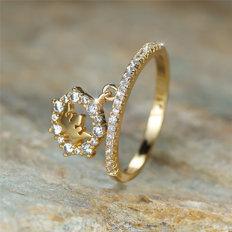 Luxe Vrouwelijke Crystal Crown Hanger Ring Trendy Goud Zilver Kleur Verlovingsring Charm Zirkoon Steen Trouwringen Voor Vrouwen