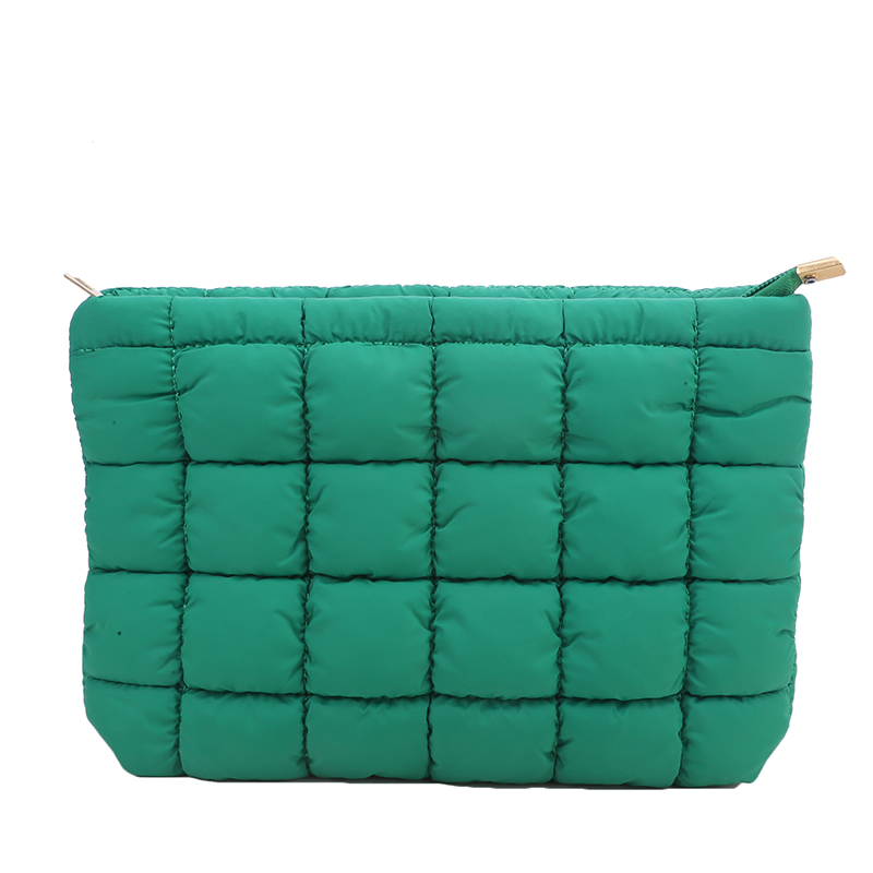 Women Makeup Pouch Padded Quilted Makeup Storage Bag Puffer Makeup Bag Large Cosmetic Organizer Bag Clutch Handbag Beauty Case: SKY BLUE