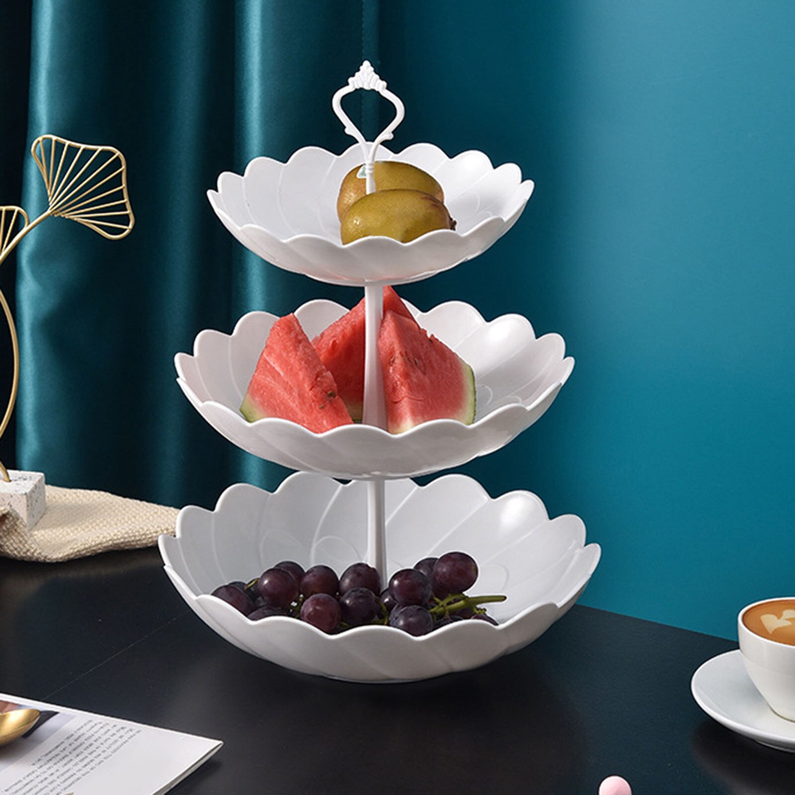 Bolo de estilo europeu mesa sobremesa frutas pastelaria servindo tigelas recipiente titular festas aniversário casamento: White Flower type
