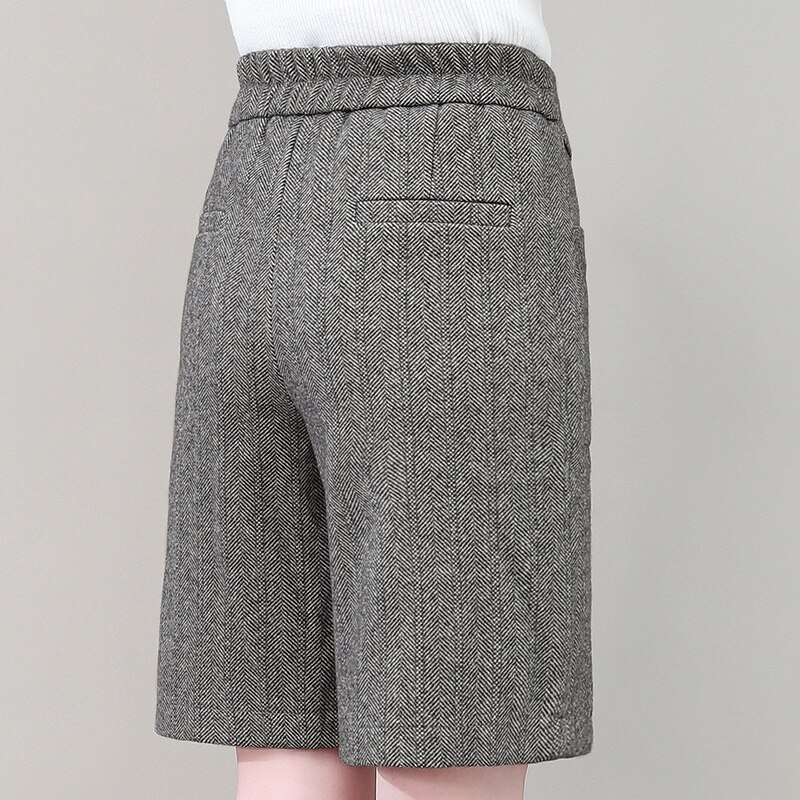 Big Size 4XL Women's Knee Length Woolen Shorts Autumn Winter Wool Wide Leg Plaid Shorts Casual Warm Pantalones Cortos