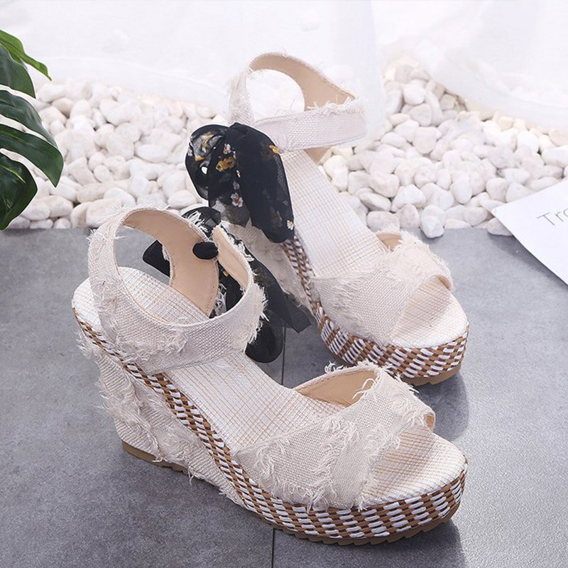 Damen Keil Offene spitze Kurze Plüsch Sandalen Sommer Schuhe Neue Frau Gemischt Farbe Knöchel Gurt Plattform Schuh Weibliche Sandale