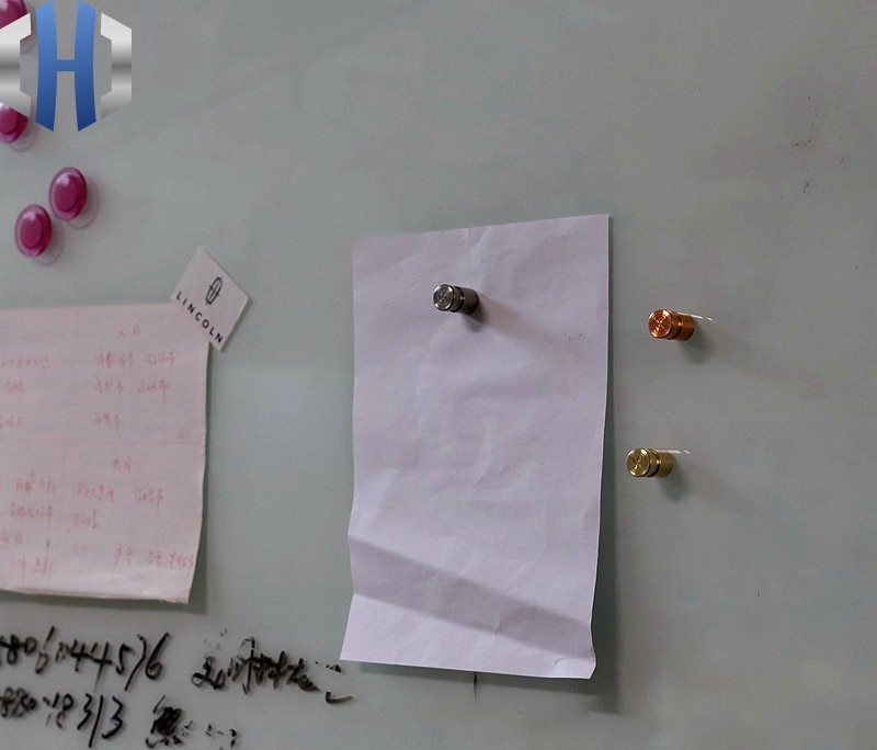 Autocollants muraux en pierre d'aspiration, titane et cuivre, forte force magnétique sans perforation sans marques, charge verticale fixe d'environ 1kg