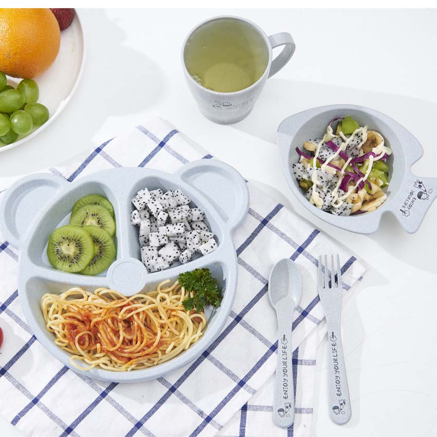 5Pcs Child Tableware Wheat Straw Sange Snack Tray with Spoon Fork Cup Skid Platter Tableware Baby Eating Supplies Beautiful Tray: Blue Bear Set