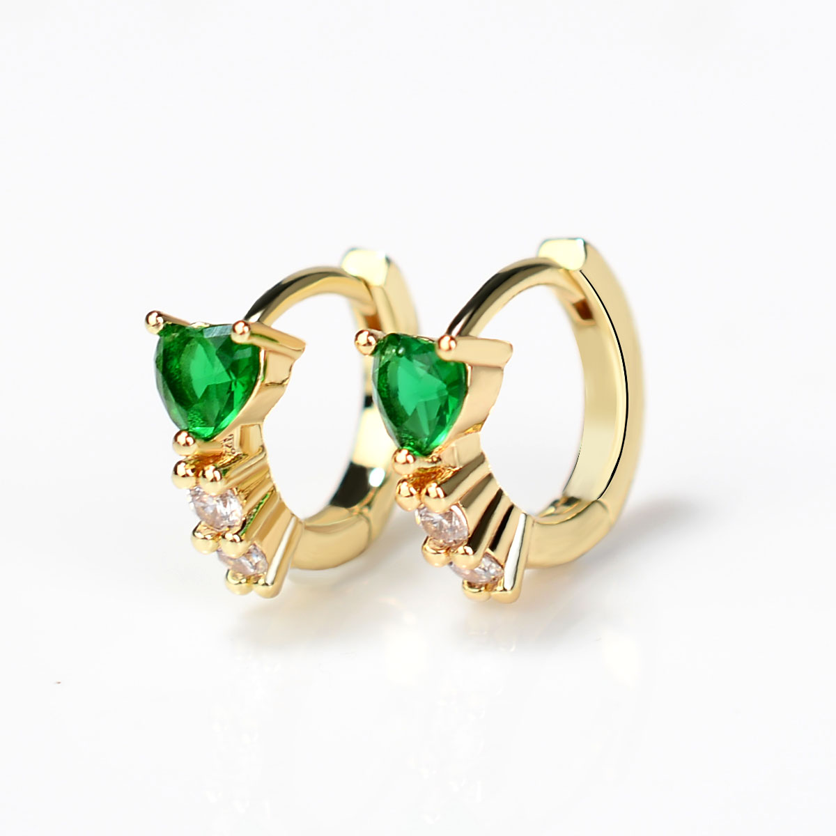 Pendientes Huggies púrpura blanco verde azul rojo corazón cuadrado Color plata pendientes de aro pequeños para mujeres niñas joyería de boda: Zinc negro plateado