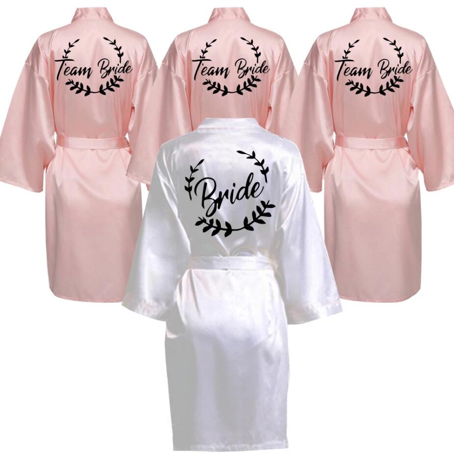 Hochzeit Party Team Braut Kleid mit Schwarz Briefe Kimono Satin- Pyjama Brautjungfer Bademantel SP021