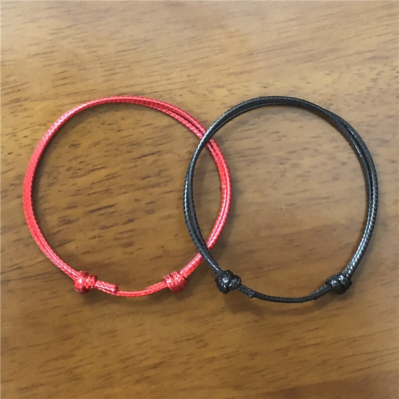 neue Einfache handgefertigt Fußkettchen Einstellbar Seil Glück Knöchel Armbinde Fuß Schmuck für Frauen und Männer Paar Fußkettchen Kette 2Stck: Schwarz und rot